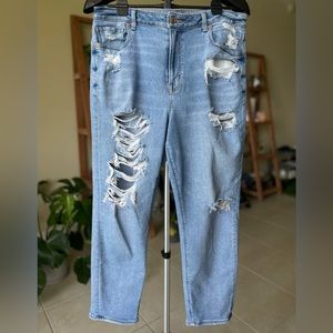 AE distressed stretch mom jean